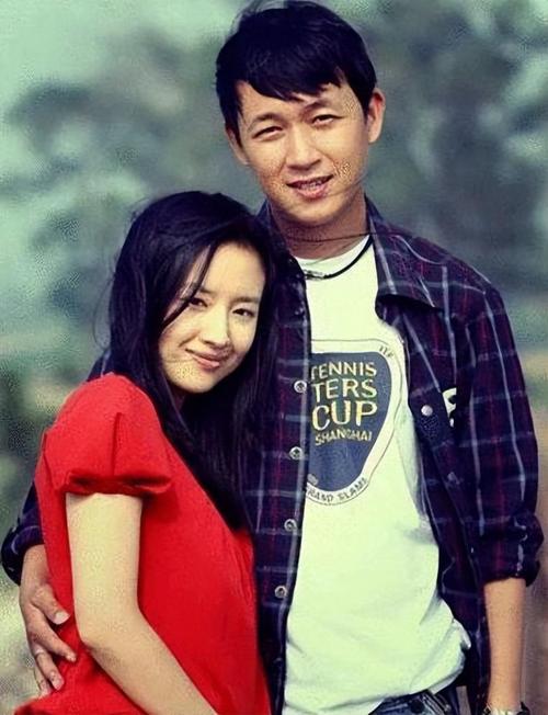 长江配资 董洁没想到，和潘粤明离婚12年后，自己16岁的儿子开始为她争光了