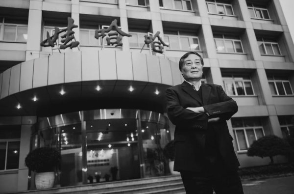 东兴证券 农夫山泉，有点冤